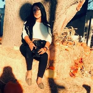 Meet your Posher, Ara